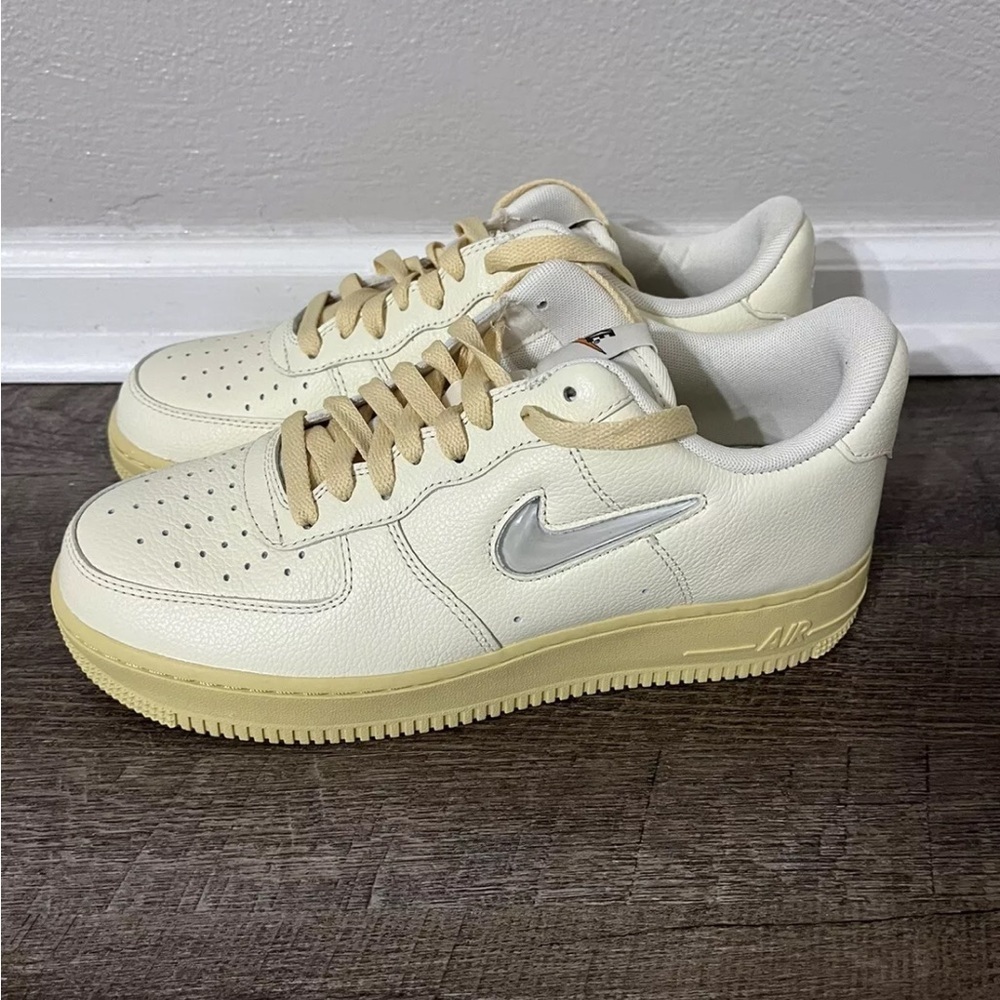 Nike Air Force 1 '07 LX Coconut Milk/Light Bone Sneaker Women Size 9 DO9456 100 - Picture 4 of 11